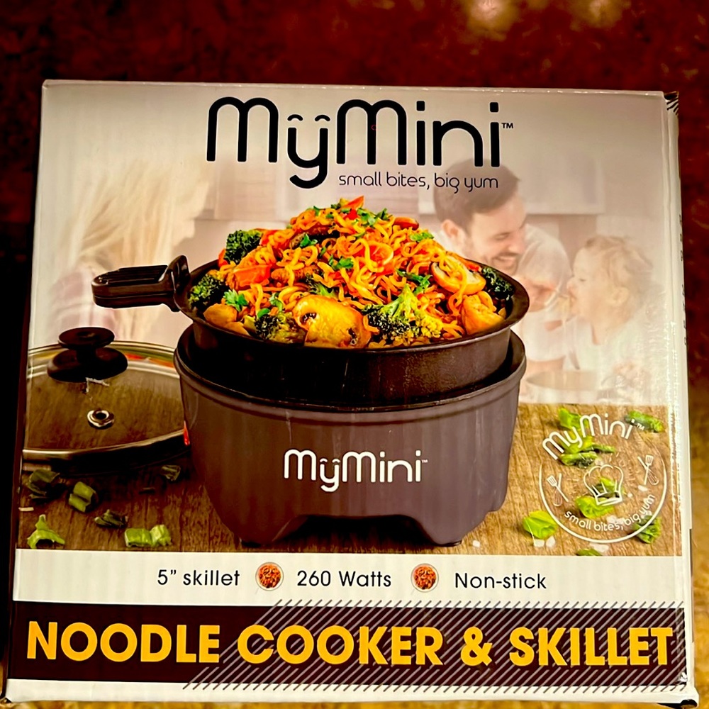 My Mini Noodle Cooker and Skillet